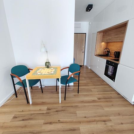 Uroczy Apartament Z Miejscem Na Auto W Garazu Apartment Warsaw Exterior photo